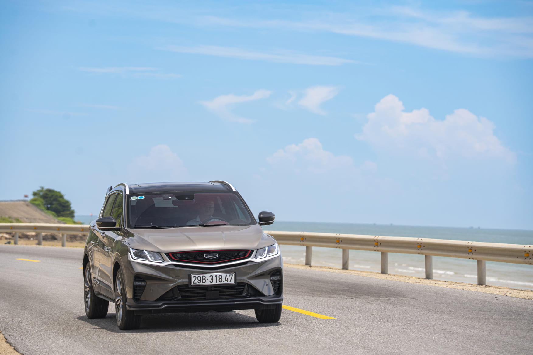 Cung đường ven biển Kỳ Anh - Hà Tĩnh trong chuyến Hành Trình An tâm với Geely Coolray